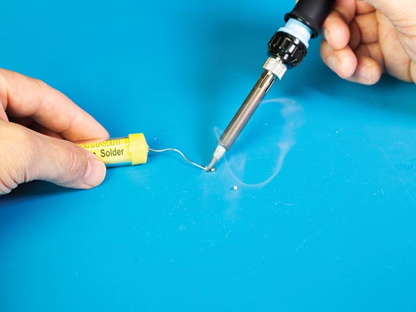 SILICONE SOLDERING MAT - 450 x 300 mm